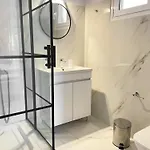 κωνσταντίνος έλενα דירה