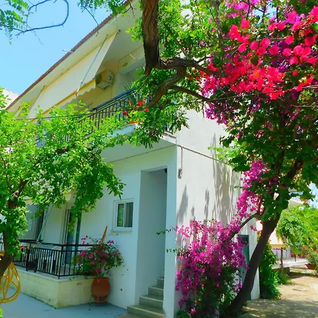 Daire κωνσταντίνος έλενα Pefki (Evia)